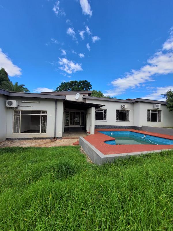4 Bedroom Property for Sale in Schuinshoogte KwaZulu-Natal