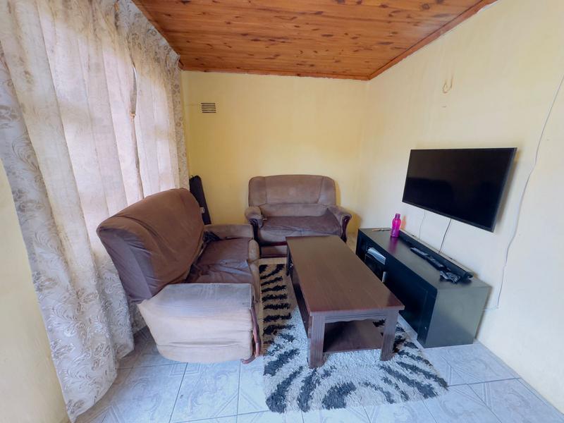 2 Bedroom Property for Sale in Umlazi KwaZulu-Natal