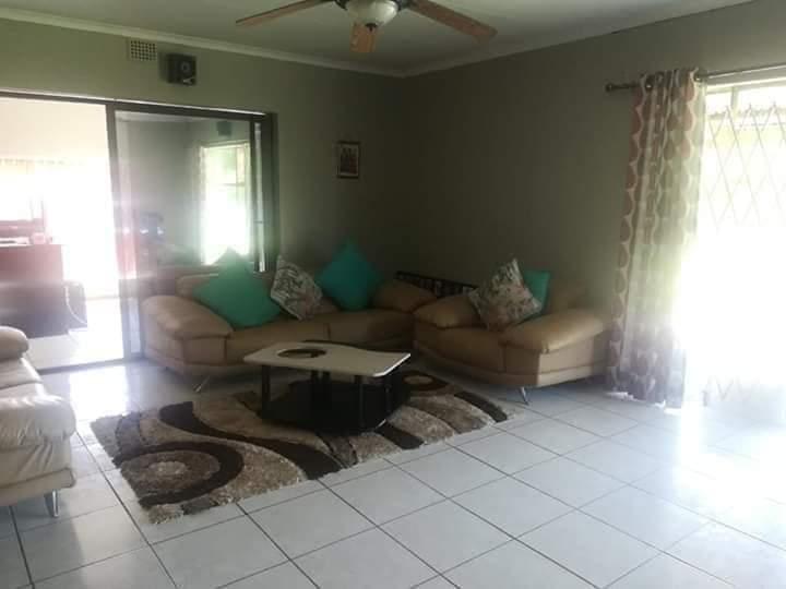 4 Bedroom Property for Sale in Huttenheights KwaZulu-Natal