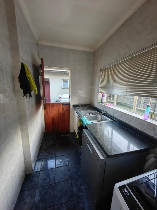 4 Bedroom Property for Sale in Huttenheights KwaZulu-Natal