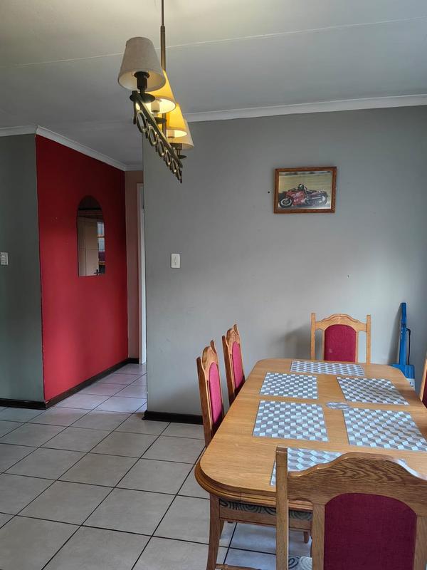 4 Bedroom Property for Sale in Huttenheights KwaZulu-Natal