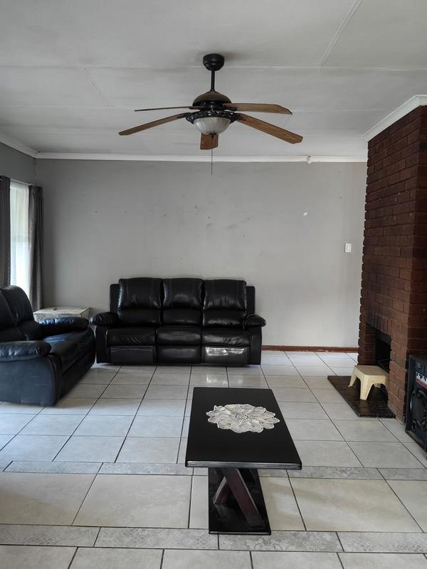 4 Bedroom Property for Sale in Huttenheights KwaZulu-Natal