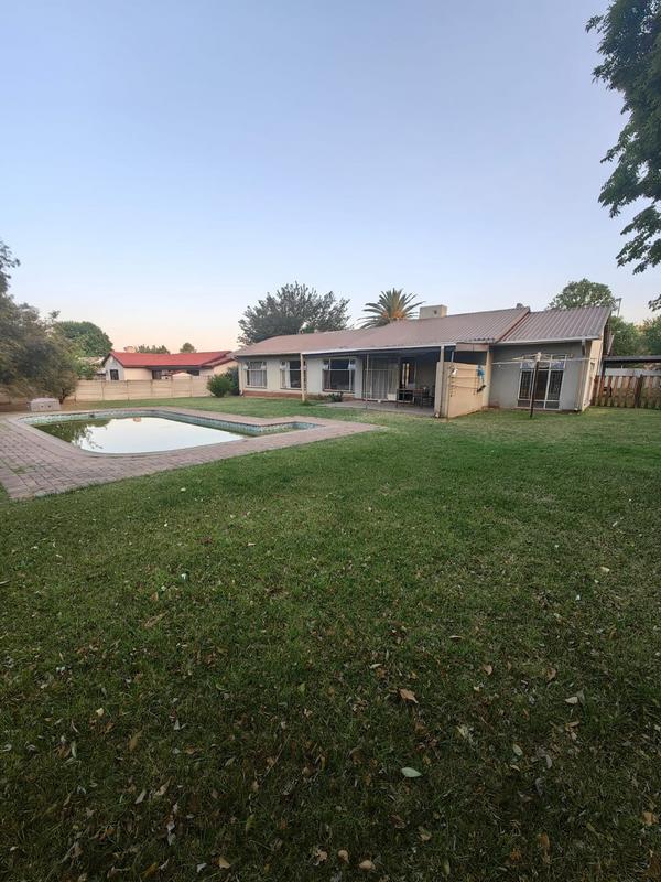 4 Bedroom Property for Sale in Huttenheights KwaZulu-Natal