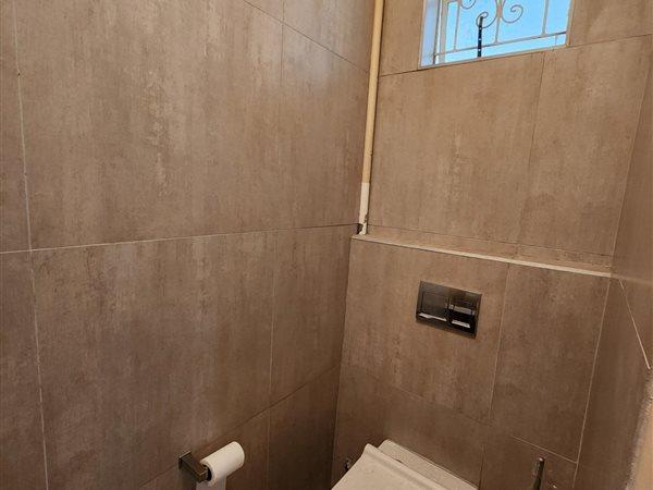 2 Bedroom Property for Sale in Essenwood KwaZulu-Natal