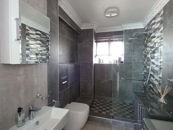 1 Bedroom Property for Sale in North Beach KwaZulu-Natal