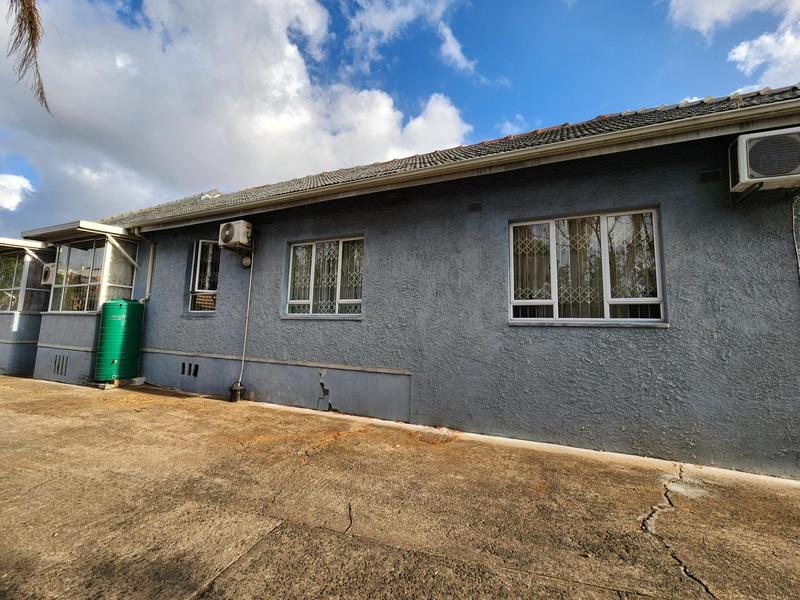 4 Bedroom Property for Sale in Westridge KwaZulu-Natal