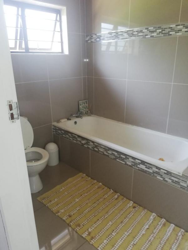 To Let 3 Bedroom Property for Rent in Park Rynie KwaZulu-Natal