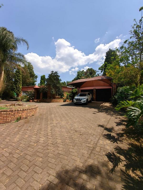 5 Bedroom Property for Sale in Huttenheights KwaZulu-Natal