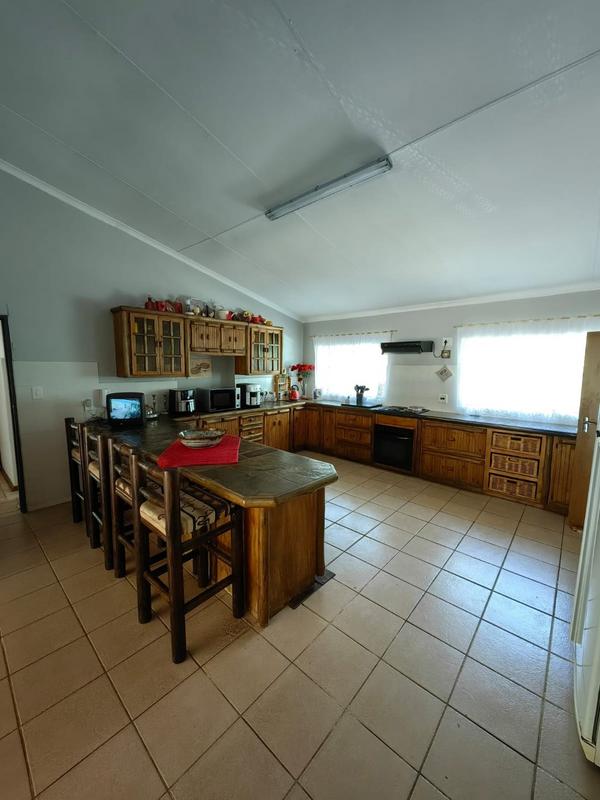 5 Bedroom Property for Sale in Huttenheights KwaZulu-Natal