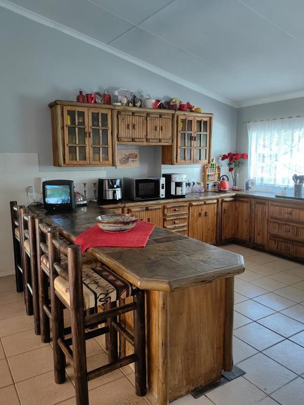 5 Bedroom Property for Sale in Huttenheights KwaZulu-Natal