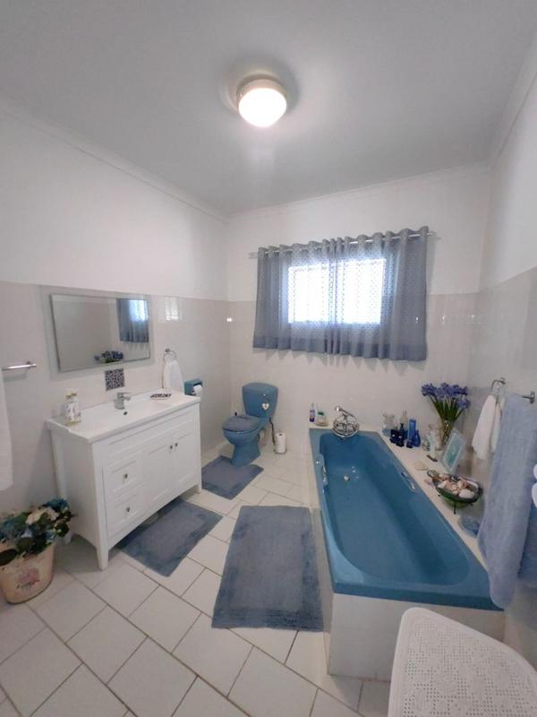 5 Bedroom Property for Sale in Huttenheights KwaZulu-Natal