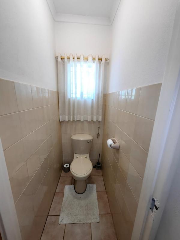 5 Bedroom Property for Sale in Huttenheights KwaZulu-Natal