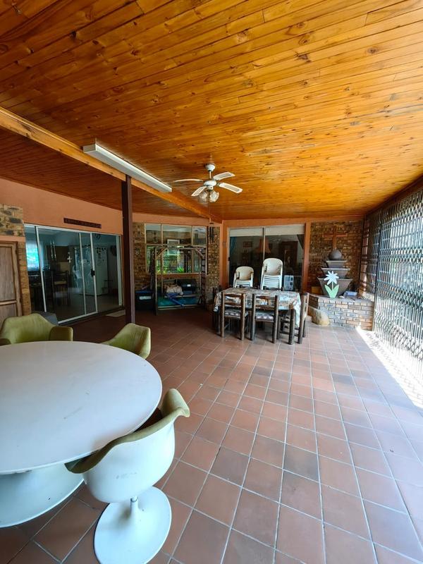 5 Bedroom Property for Sale in Huttenheights KwaZulu-Natal