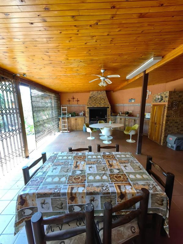 5 Bedroom Property for Sale in Huttenheights KwaZulu-Natal