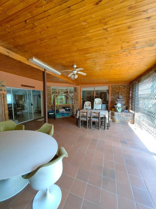 5 Bedroom Property for Sale in Huttenheights KwaZulu-Natal