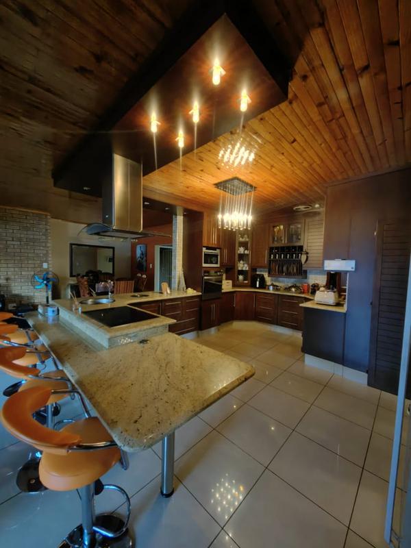 4 Bedroom Property for Sale in Huttenheights KwaZulu-Natal