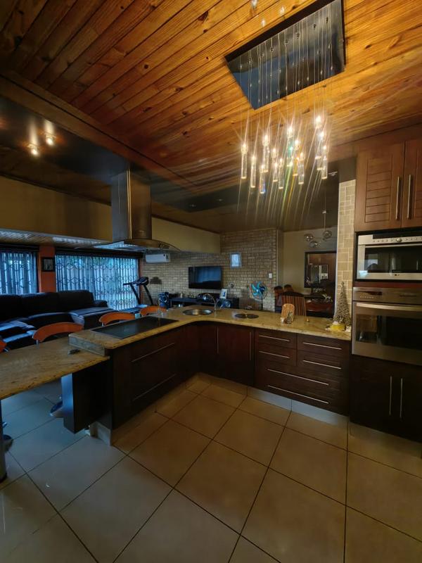 4 Bedroom Property for Sale in Huttenheights KwaZulu-Natal