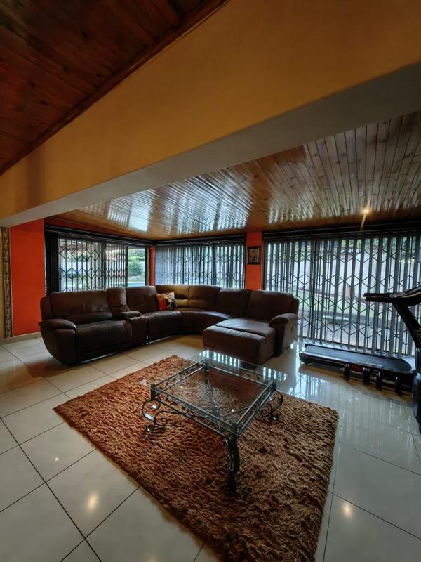 4 Bedroom Property for Sale in Huttenheights KwaZulu-Natal