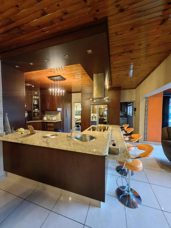 4 Bedroom Property for Sale in Huttenheights KwaZulu-Natal