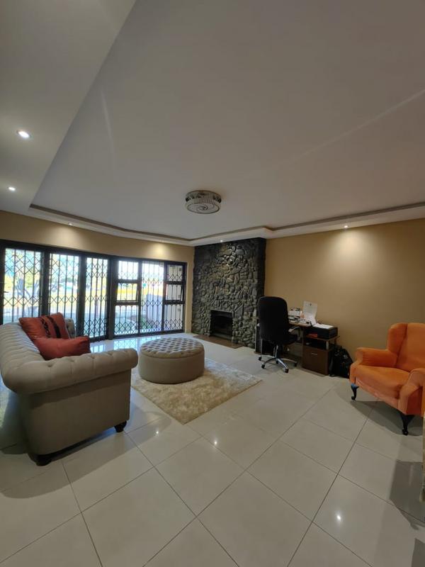 4 Bedroom Property for Sale in Huttenheights KwaZulu-Natal