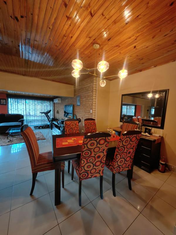 4 Bedroom Property for Sale in Huttenheights KwaZulu-Natal