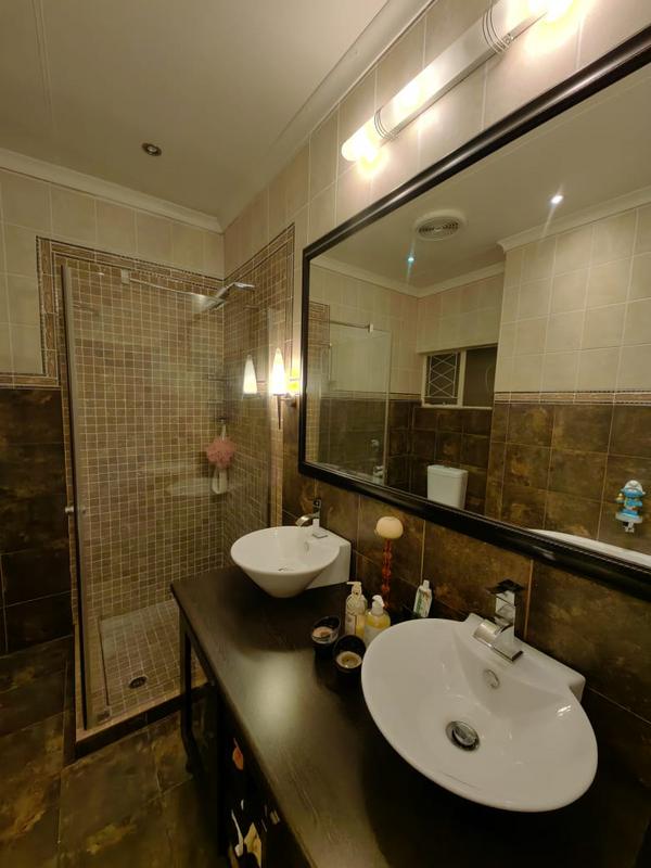 4 Bedroom Property for Sale in Huttenheights KwaZulu-Natal