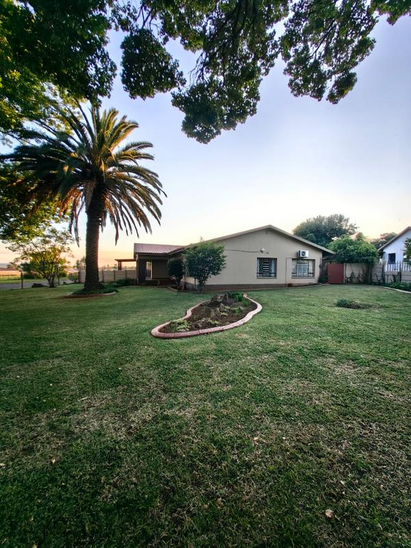 4 Bedroom Property for Sale in Huttenheights KwaZulu-Natal