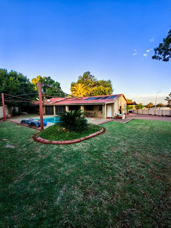 4 Bedroom Property for Sale in Huttenheights KwaZulu-Natal