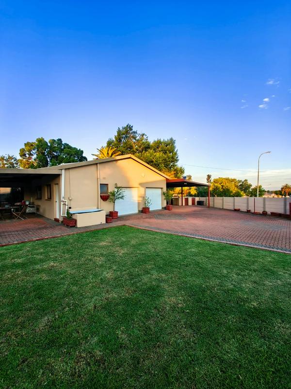 4 Bedroom Property for Sale in Huttenheights KwaZulu-Natal