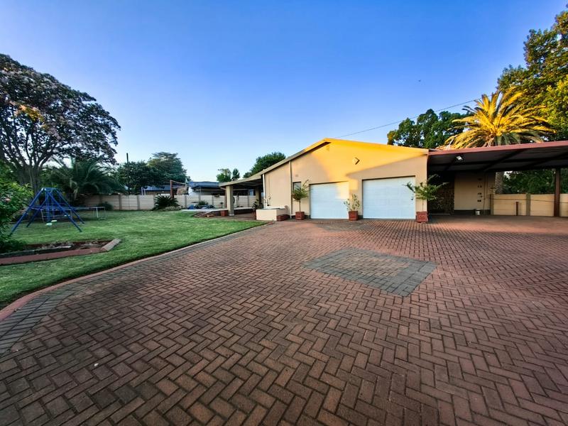 4 Bedroom Property for Sale in Huttenheights KwaZulu-Natal