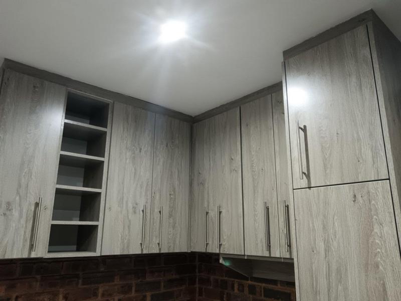 To Let 2 Bedroom Property for Rent in Newlands West KwaZulu-Natal