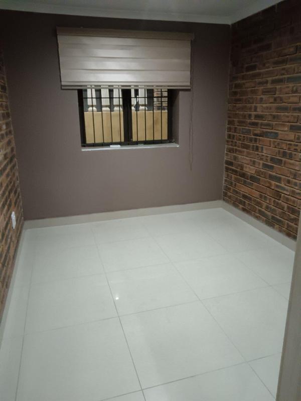 To Let 2 Bedroom Property for Rent in Newlands West KwaZulu-Natal
