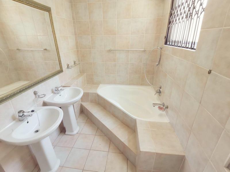 2 Bedroom Property for Sale in Morningside KwaZulu-Natal