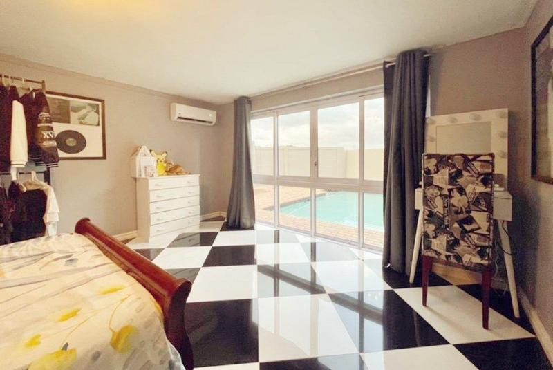 4 Bedroom Property for Sale in Reservoir Hills KwaZulu-Natal