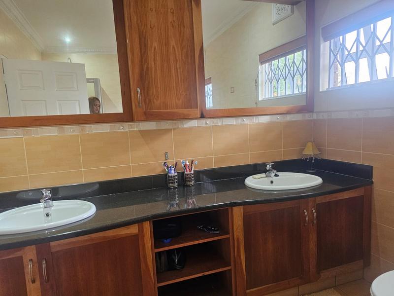 3 Bedroom Property for Sale in Kloof KwaZulu-Natal