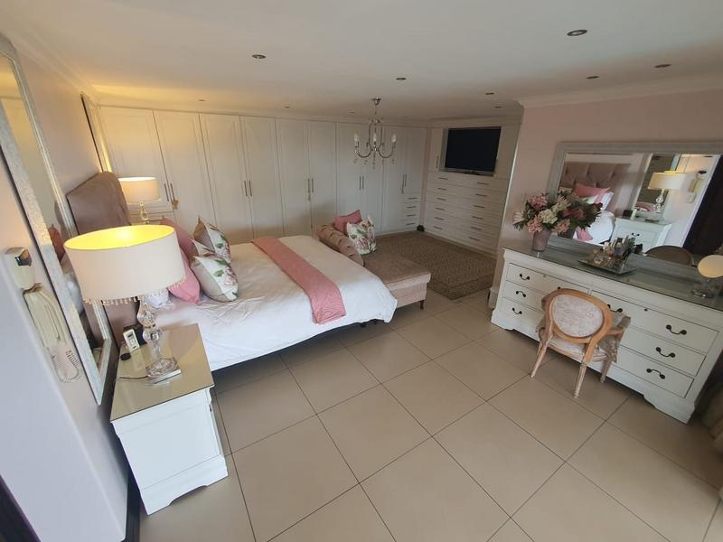 5 Bedroom Property for Sale in Umhlanga KwaZulu-Natal