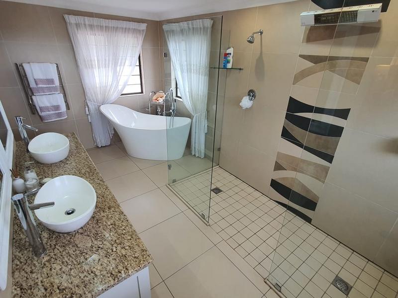 5 Bedroom Property for Sale in Umhlanga KwaZulu-Natal