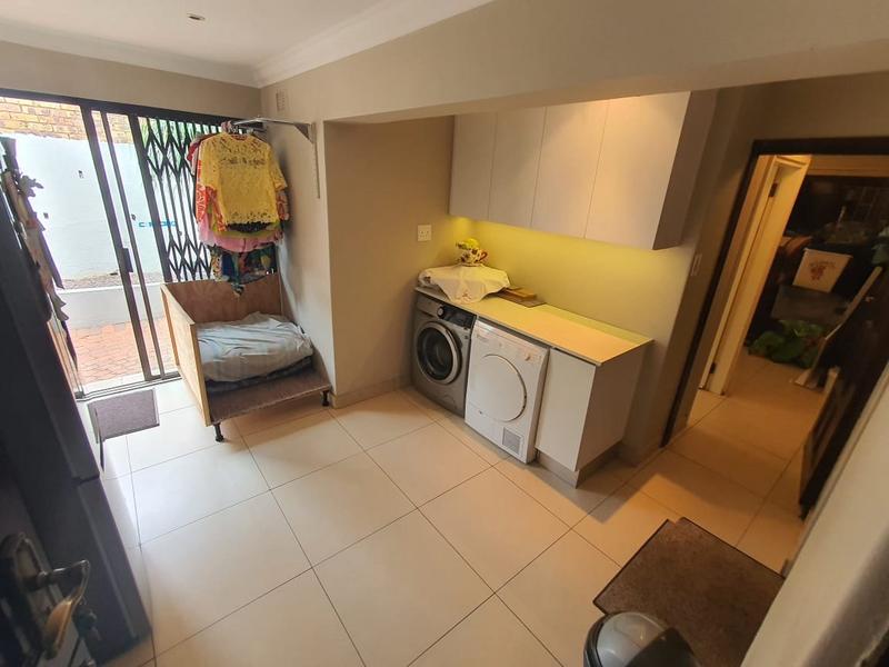 5 Bedroom Property for Sale in Umhlanga KwaZulu-Natal
