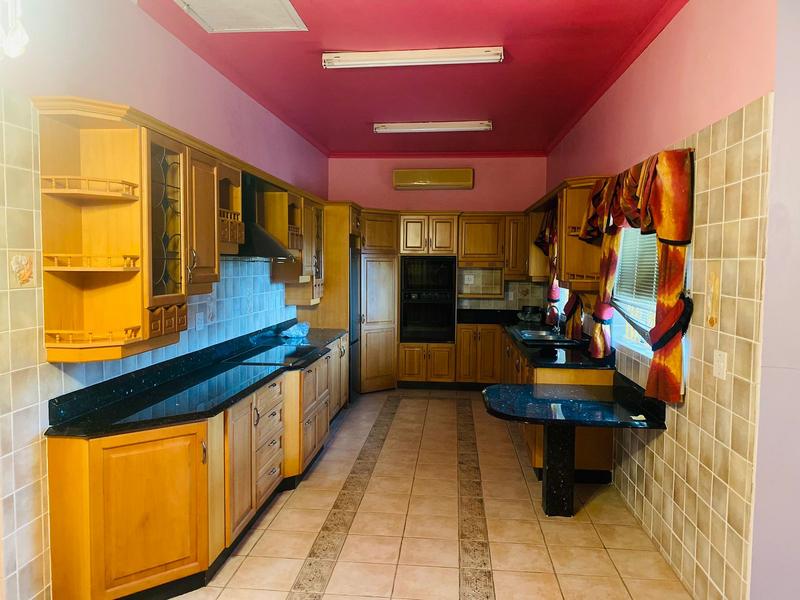 To Let 9 Bedroom Property for Rent in Reservoir Hills KwaZulu-Natal
