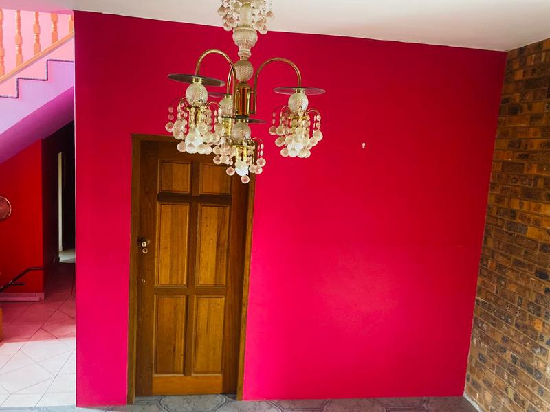 To Let 9 Bedroom Property for Rent in Reservoir Hills KwaZulu-Natal