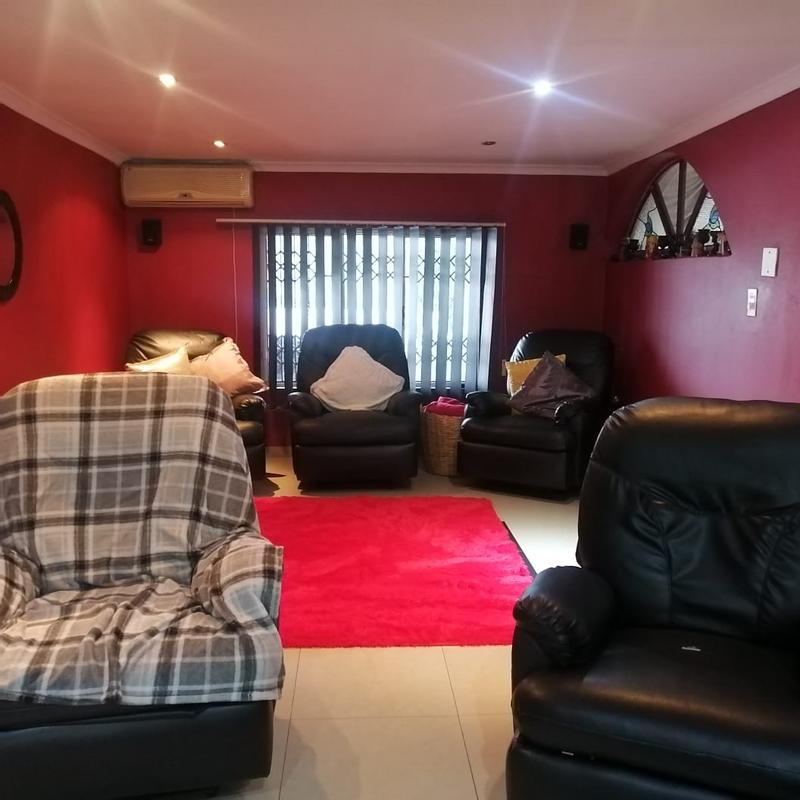 6 Bedroom Property for Sale in Escombe KwaZulu-Natal