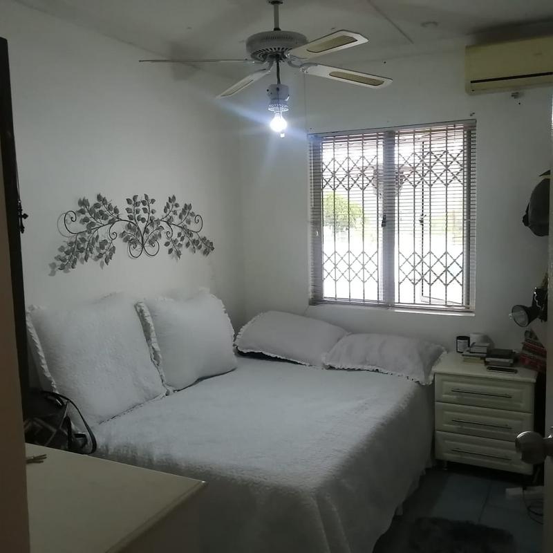 6 Bedroom Property for Sale in Escombe KwaZulu-Natal