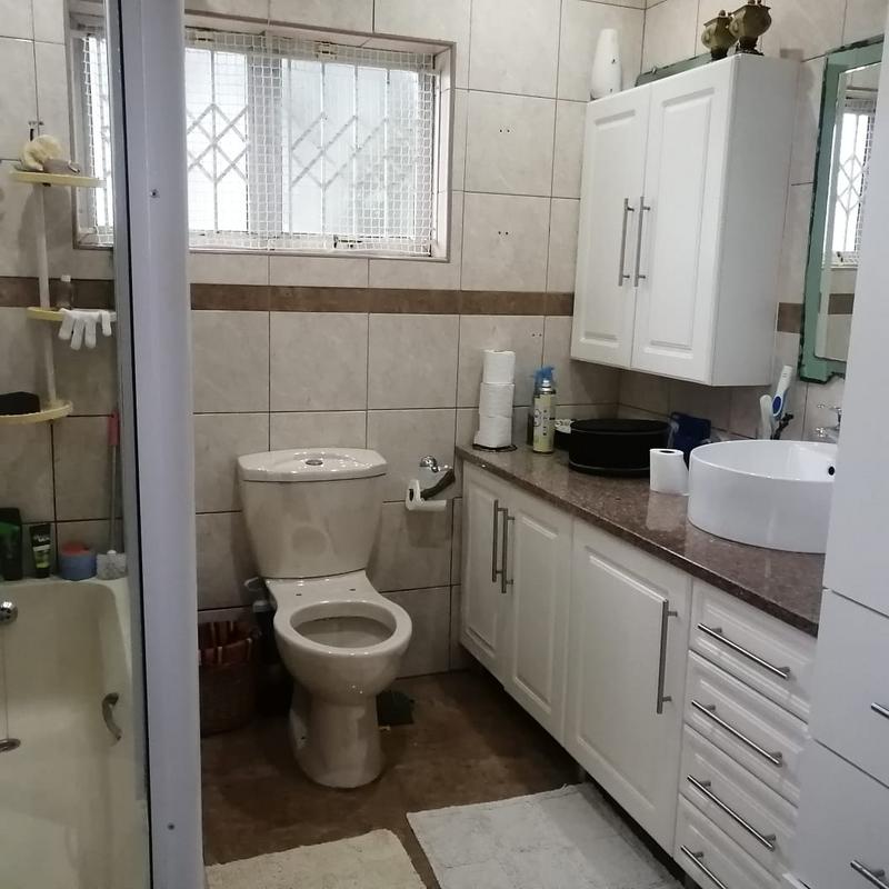 6 Bedroom Property for Sale in Escombe KwaZulu-Natal