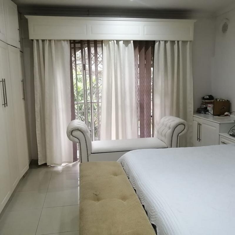 6 Bedroom Property for Sale in Escombe KwaZulu-Natal