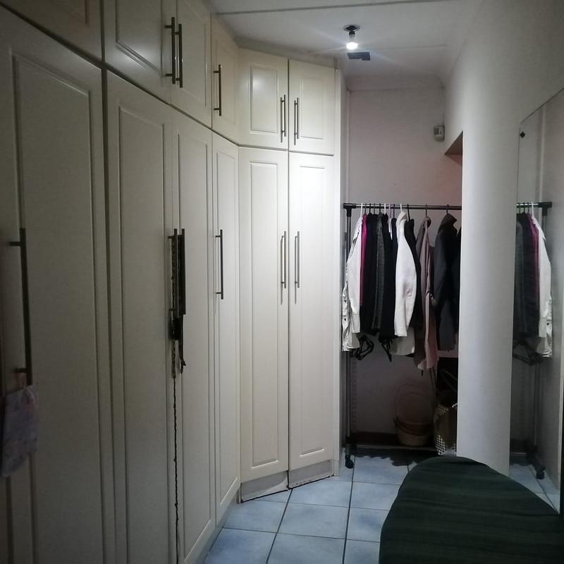 6 Bedroom Property for Sale in Escombe KwaZulu-Natal