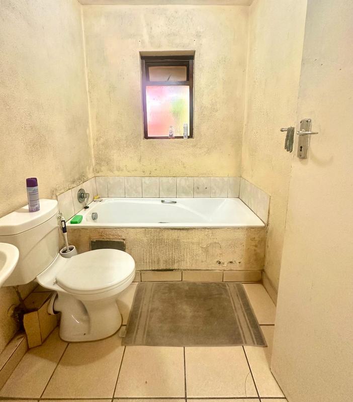 2 Bedroom Property for Sale in Montclair KwaZulu-Natal