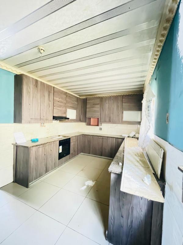 4 Bedroom Property for Sale in Umlazi KwaZulu-Natal