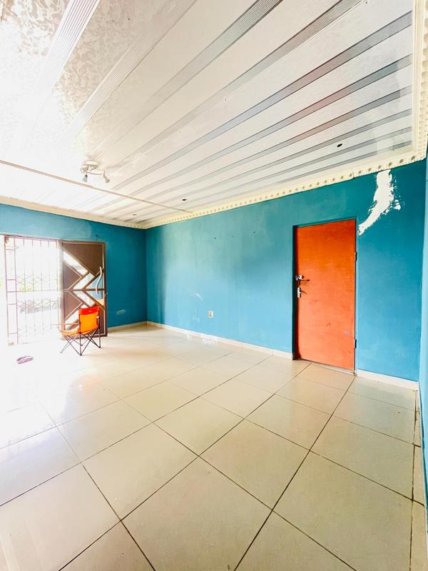 4 Bedroom Property for Sale in Umlazi KwaZulu-Natal