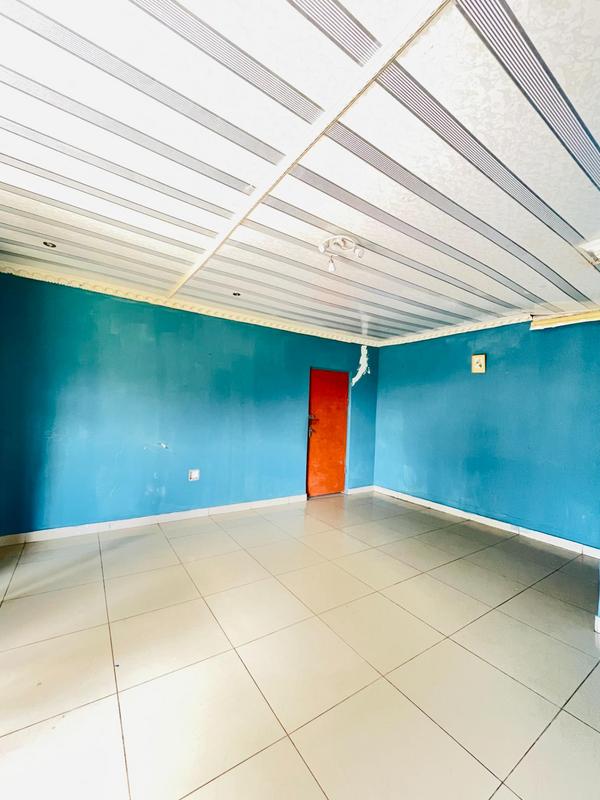 4 Bedroom Property for Sale in Umlazi KwaZulu-Natal