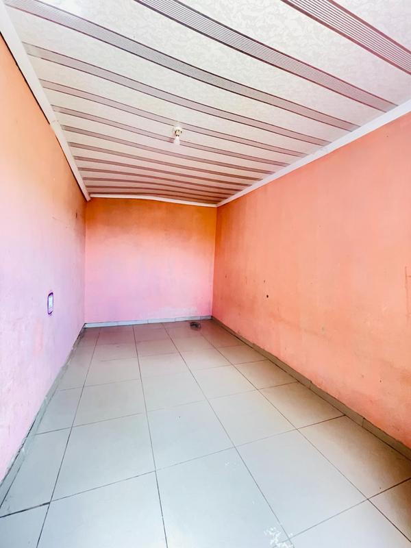 4 Bedroom Property for Sale in Umlazi KwaZulu-Natal